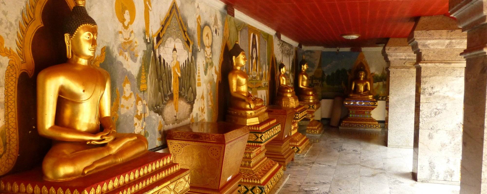 Visiting the Wat Phra That Doi Suthep and its surroundings