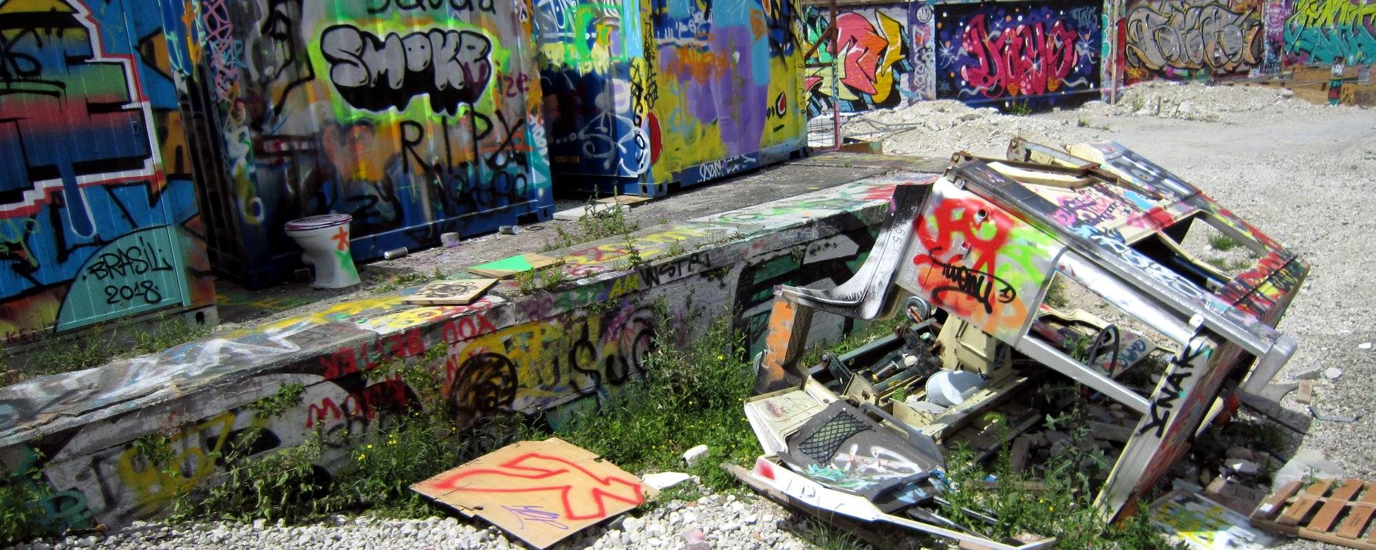 Graffiti in Munich #5 - Abandoned Construction Site - A Place With a Thousand Graffiti