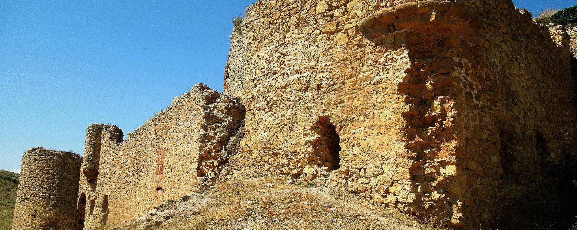 The castle of Caracena