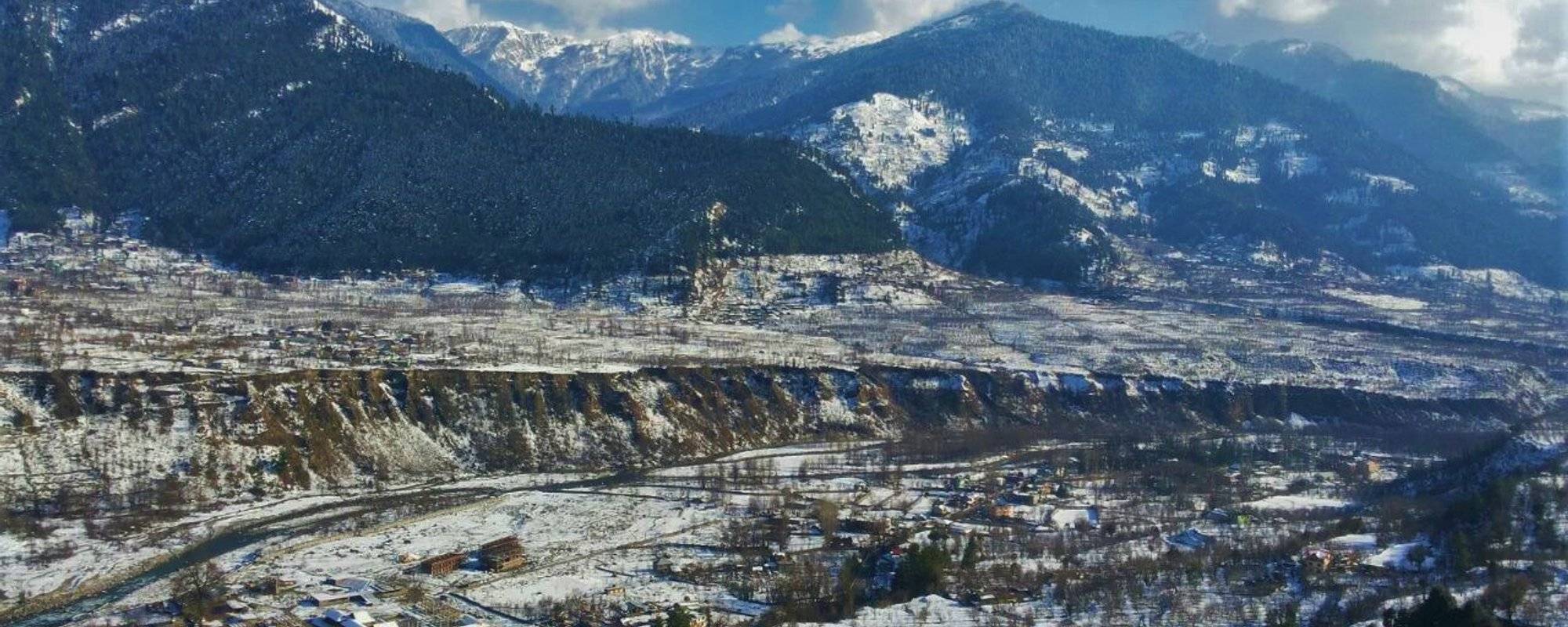"A SNOW PARADISE", MANALI, TOWN IN HIMALAYAS. (EYE PLEASING PHOTOGRAPHS WITH PERSONAL EXPERIENCE)