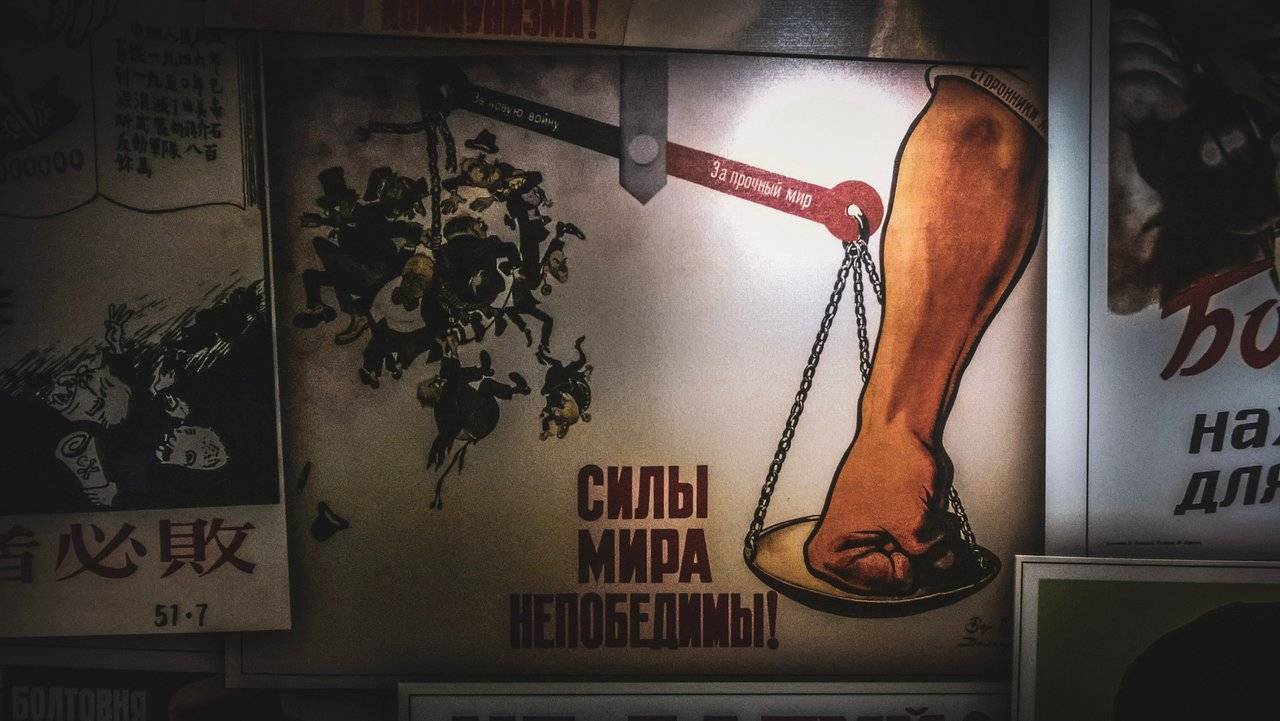 anti-capitalism-soviet-propaganda.jpg