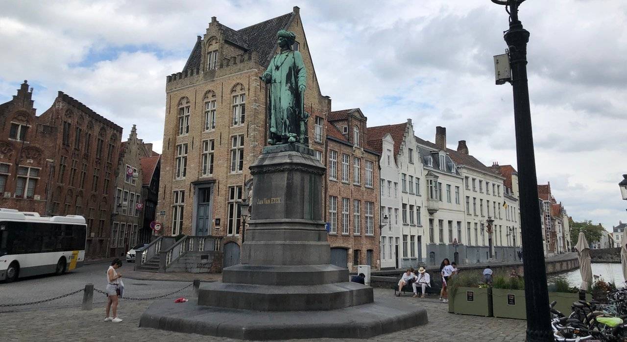Statue of Jan van Eyck