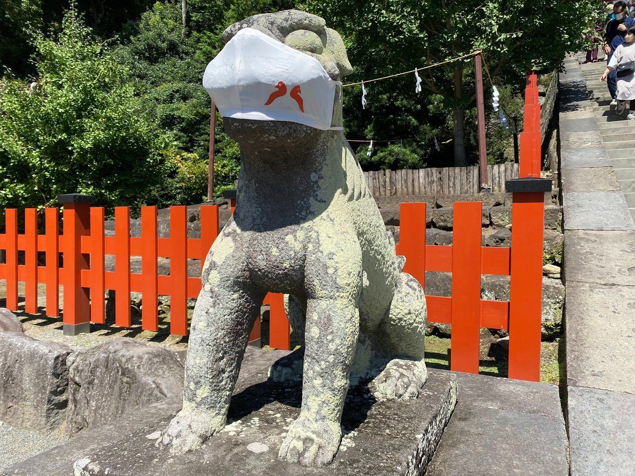 The "guards" protecting the shrine before climbing up