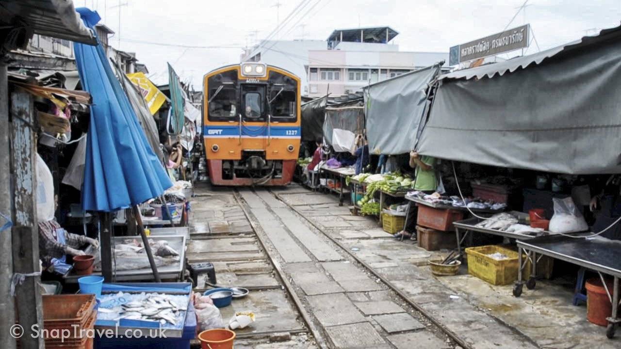 Maeklong Railway Market-2.jpg