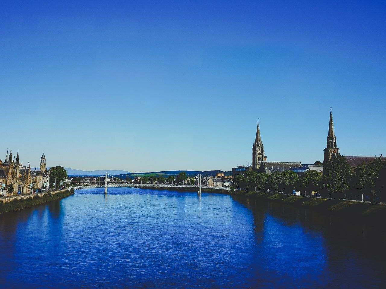   Greig Street Bridge in Inverness during a nice summer day, Scotland. Photo by Alis Monte [CC BY-SA 4.0], via Connecting the Dots