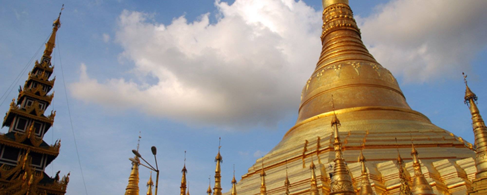 Myanmar -  Golden moments in Yangon