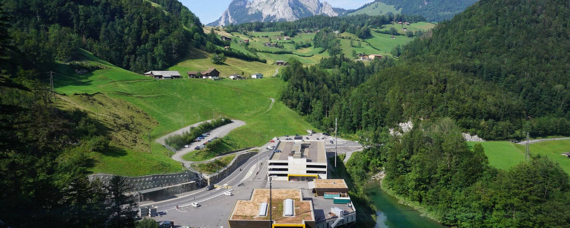 Cheese hike Swiss Mountains ''Grüäzi''