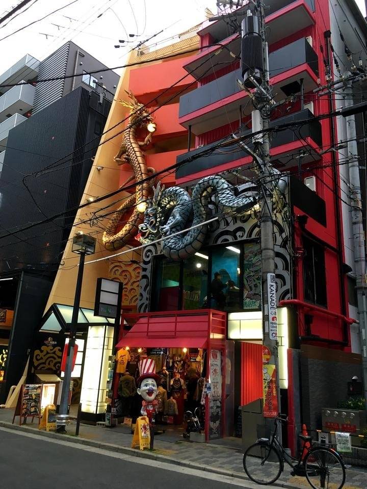 2019-04-24 Osaka (20) dragons et clown I.jpg