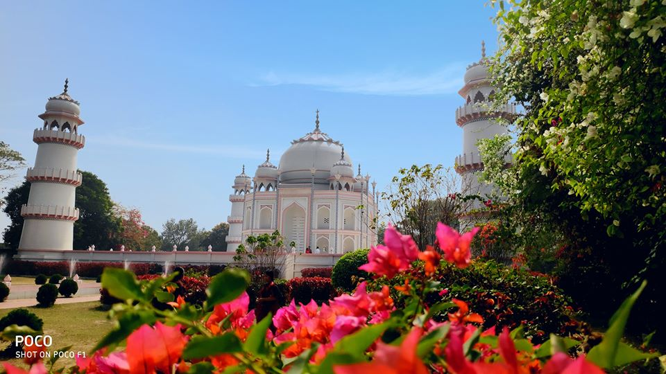 I visited Taj Mahal, Pyramid, Panam Nagar and Artist Zainul Folk and Crafts Museum