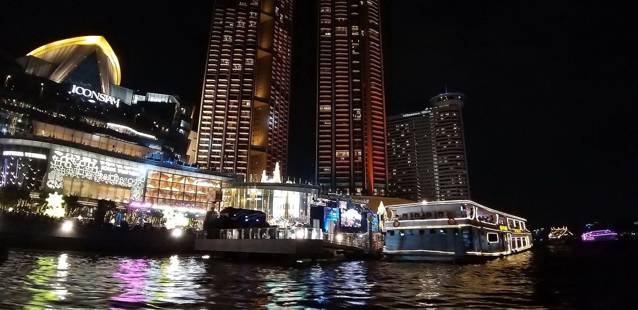 WednesdayWalk to IconSiam for Sushi !!