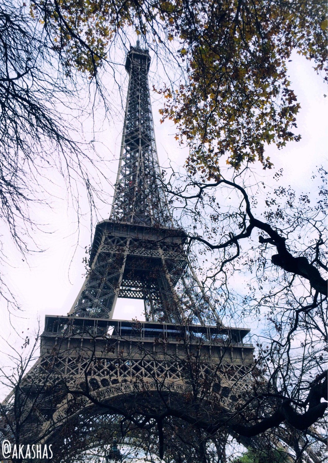 Paris...  (DE/ ENG/ ES)