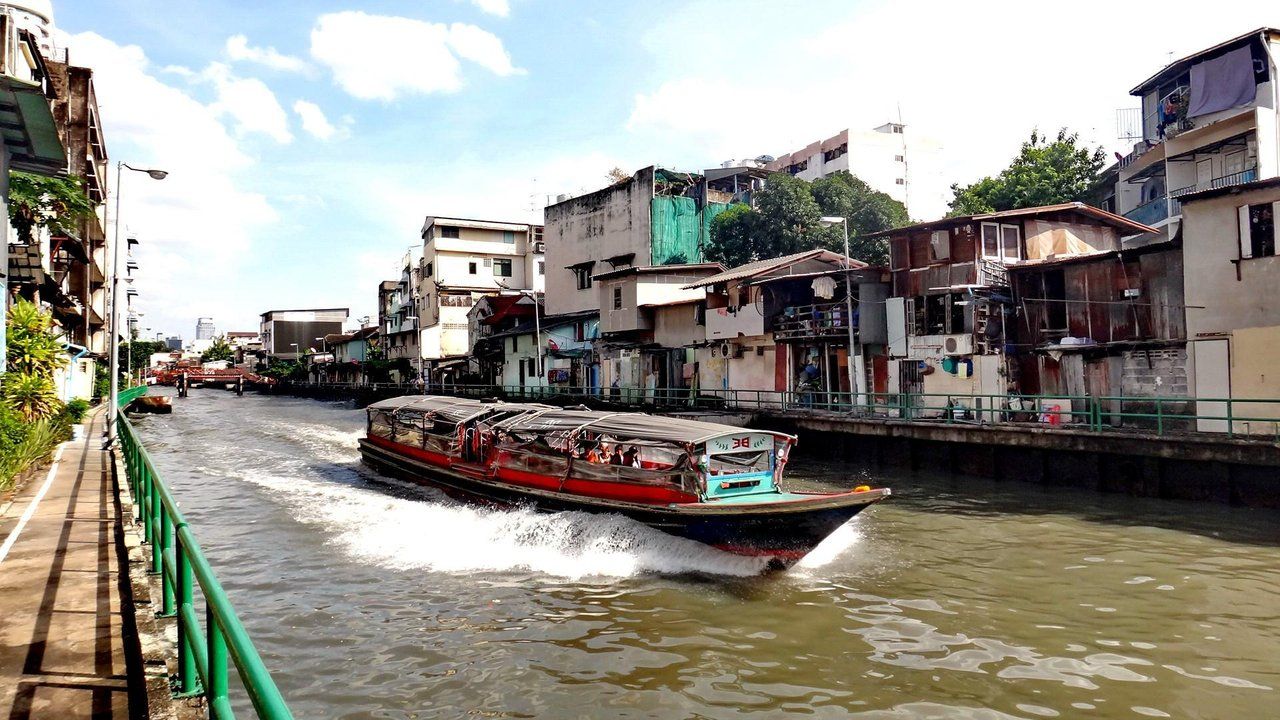 Wednesday Walk - Along the Bangkok Canal !!