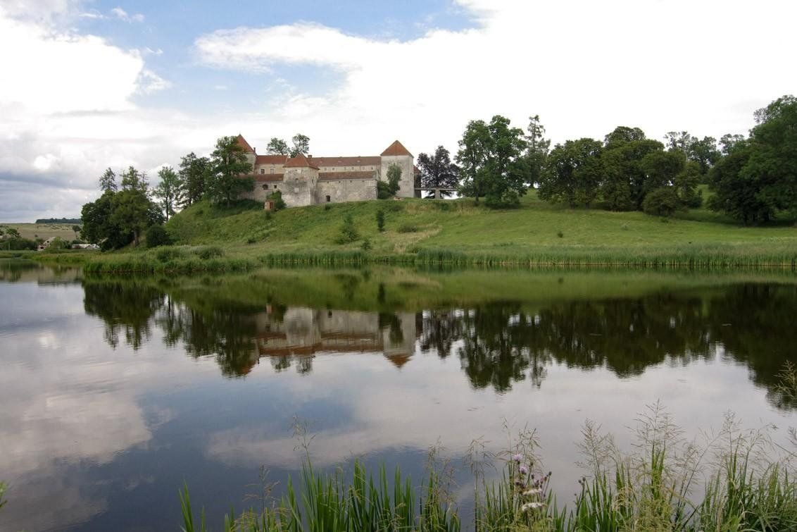 Discover Ukraine. Svirzh Castle