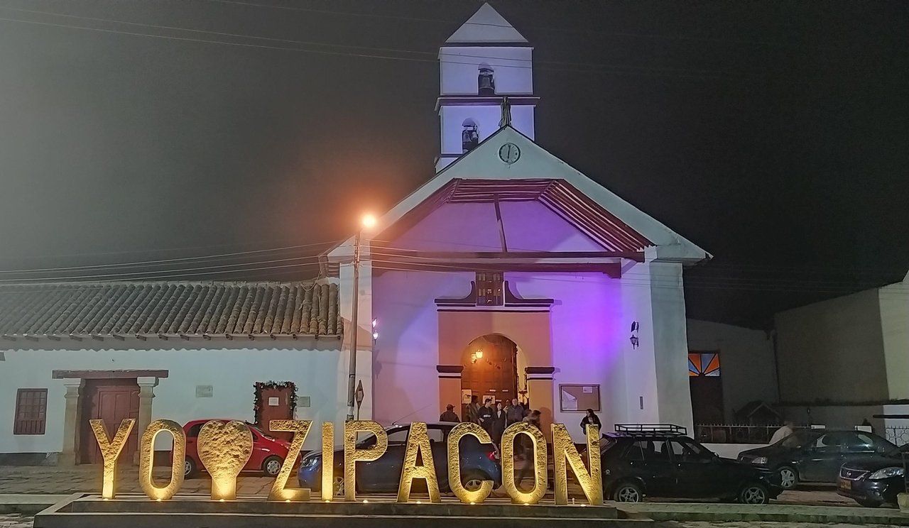 Visita a Zipacon