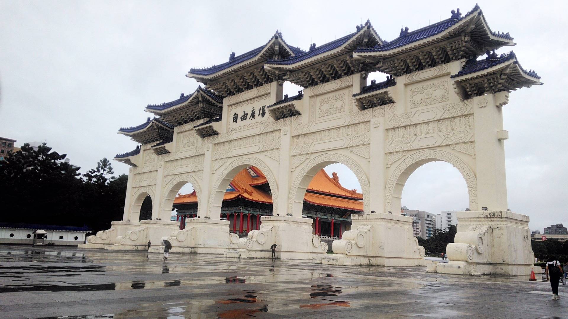 Magnificent Temples at Liberty Square • Day 2 of Taiwan Trip