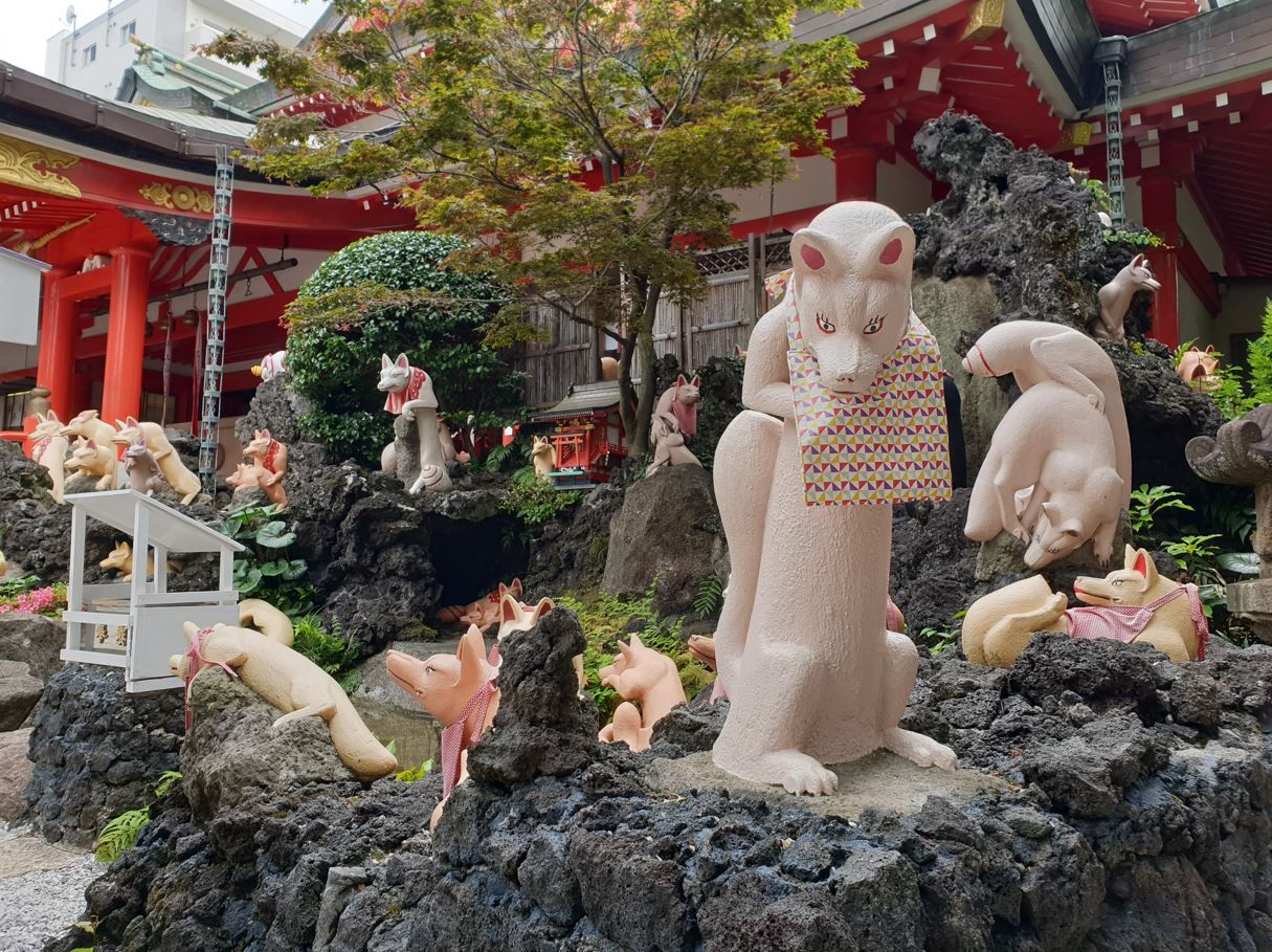 TacoCat’s Travels #163 (Japan 8.0 - Kawasaki): Frolicking with Foxes in Tiny Torii Gates! 🦊⛩