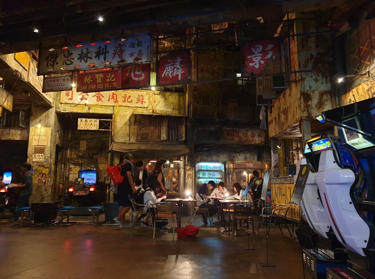 TacoCat’s Travels #164 (Japan 8.0 - Kawasaki): Gaming in Cyber Dystopia or Creepiest Arcade Ever? 😨