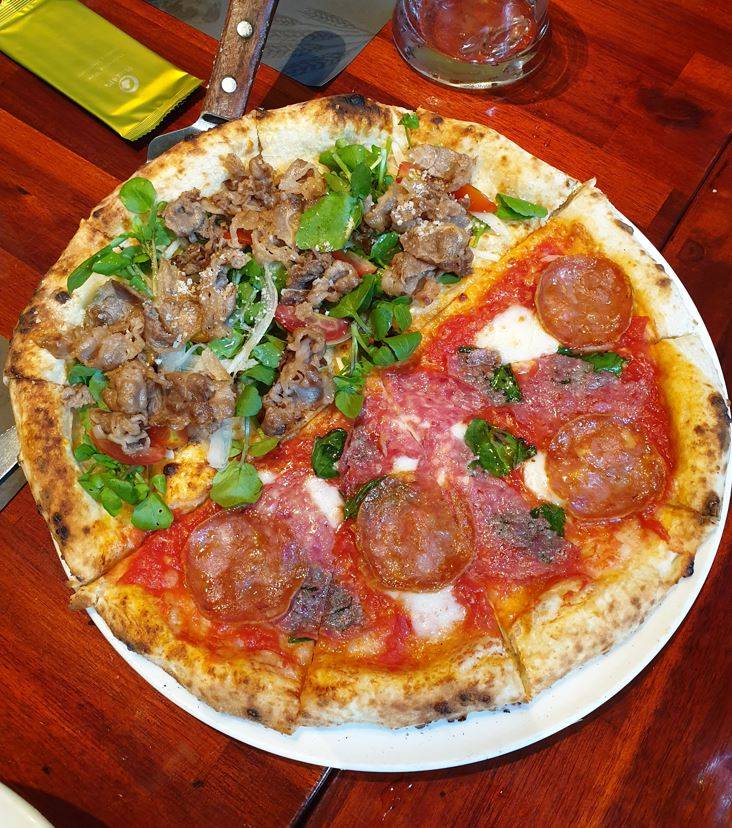 TacoCat’s Travels #181 (Vietnam 2.0): Sharing 4P's Pizza with 4 Peeps! 🍕