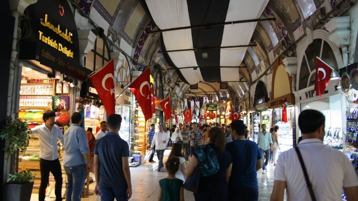 Didysis Stambulo turgus (angl. The Grand Bazaar), turintis 4000 prekyviečių