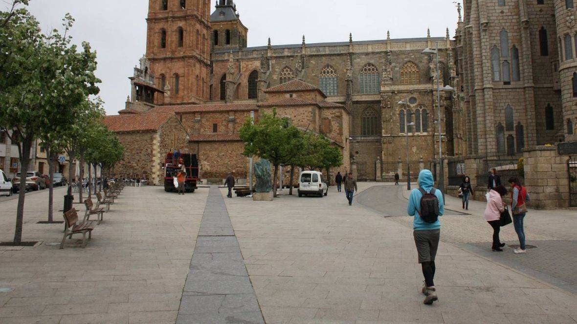 Astorga: miestelis, žymus gardžiais šokoladais ir Astorgos pilimi