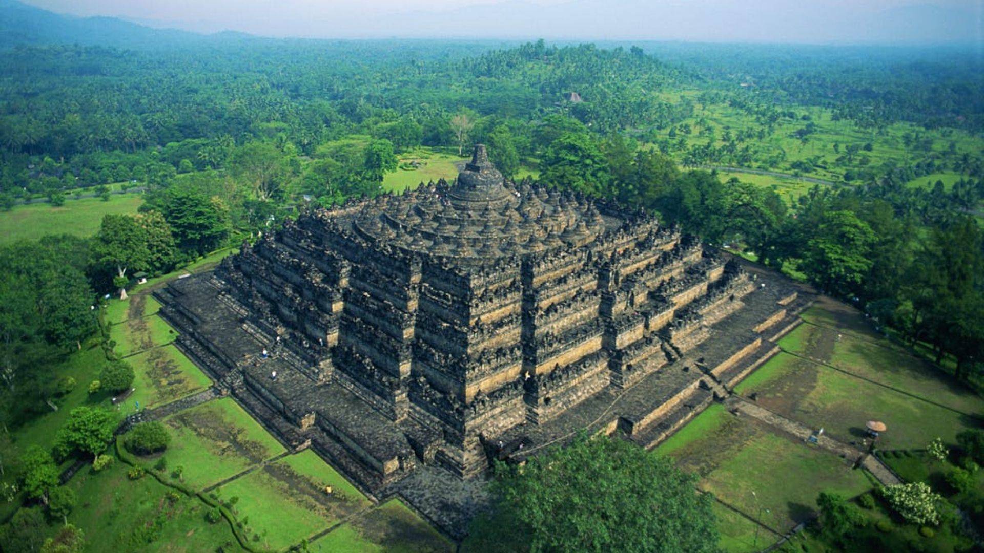 © lonelyplanet.com - Borobuduro šventykla