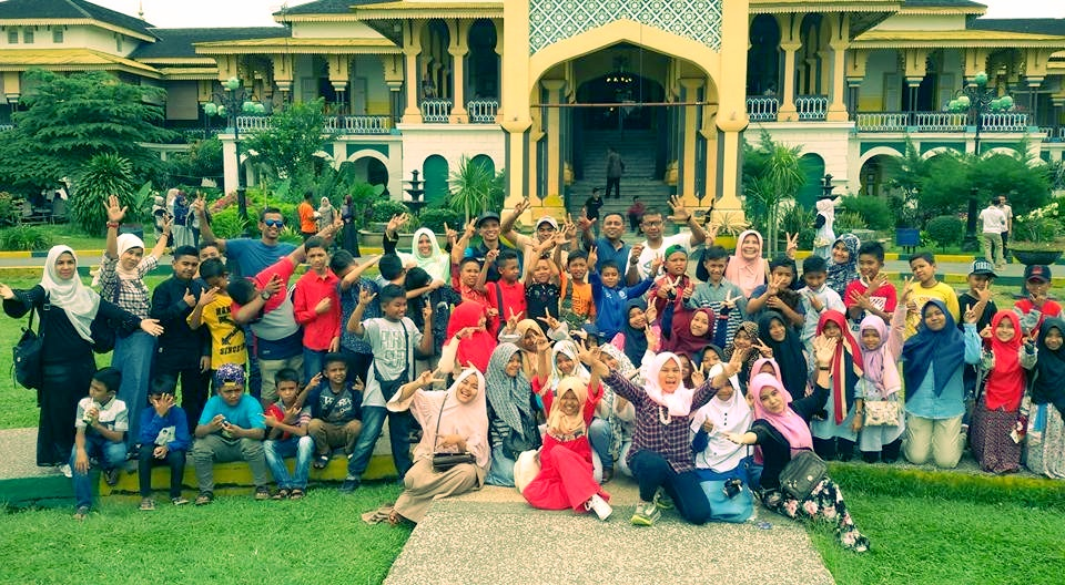 Enjoy the beauty & Splendor at Maimun Horas Palace, Medan.