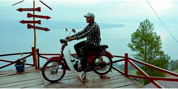 Enjoy the Beauty of Lake Toba From Bukit Indah Simarjarunjung, Medan. Horas North Sumatra.