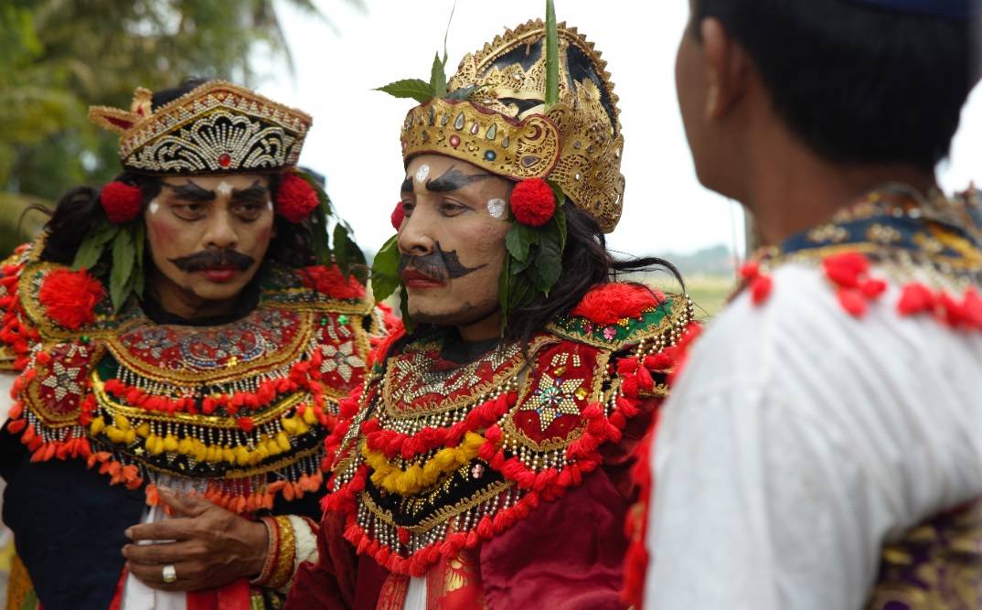 Wedding ritual in Bali , Indonesia 