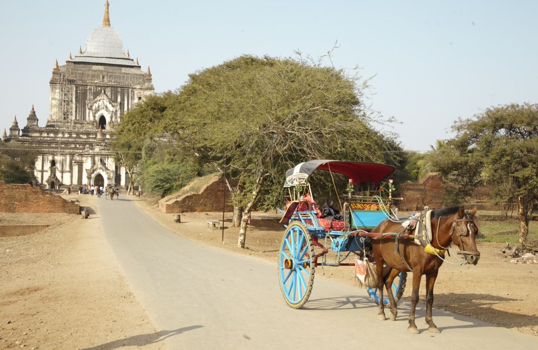Visiting Thatbyinnyu temple , Bagan Myanmar