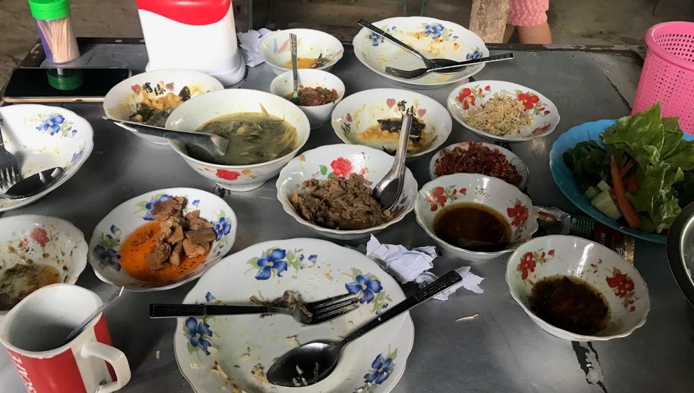 Lunch like local in Bagan , Myanmar