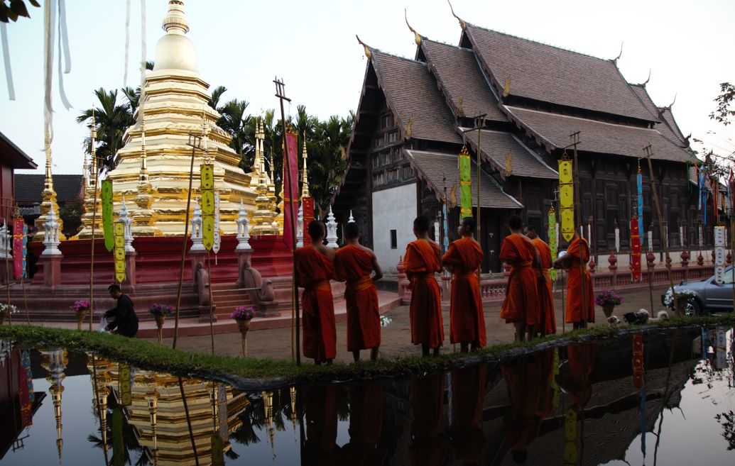 Visiting Wat Phan Tao Temple in Chiang Mai , Thailand