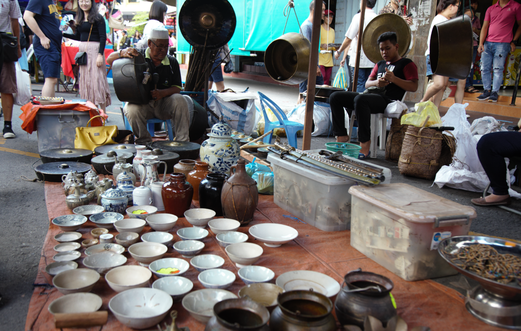 You interest in antique stuft?
