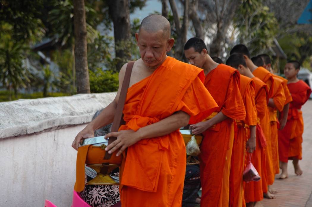 Meet the monk in Luang Prabang , Laos (19 PICTURE)