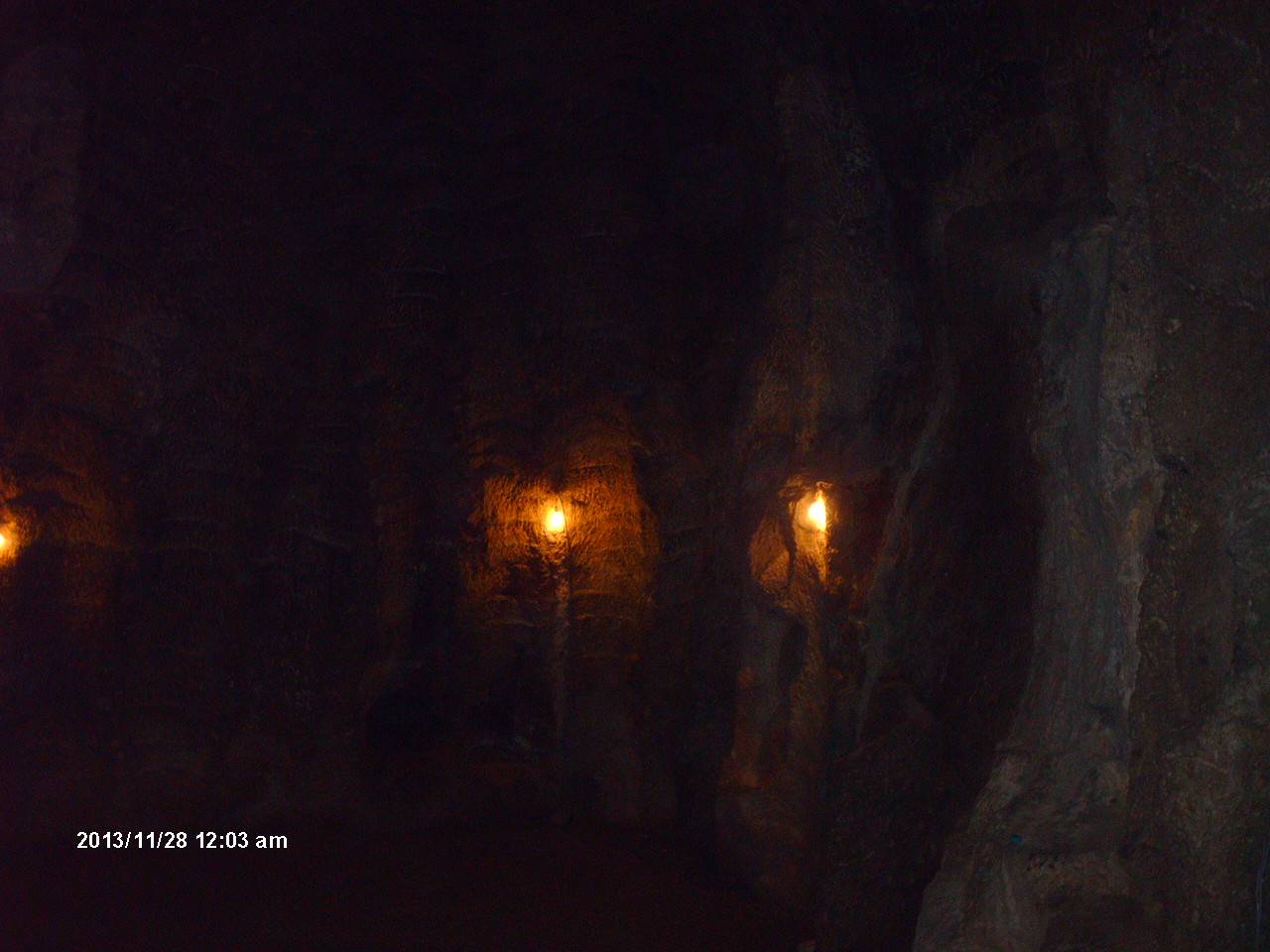 Interior de la cueva / Inside the cave. Foto propia / Own photo