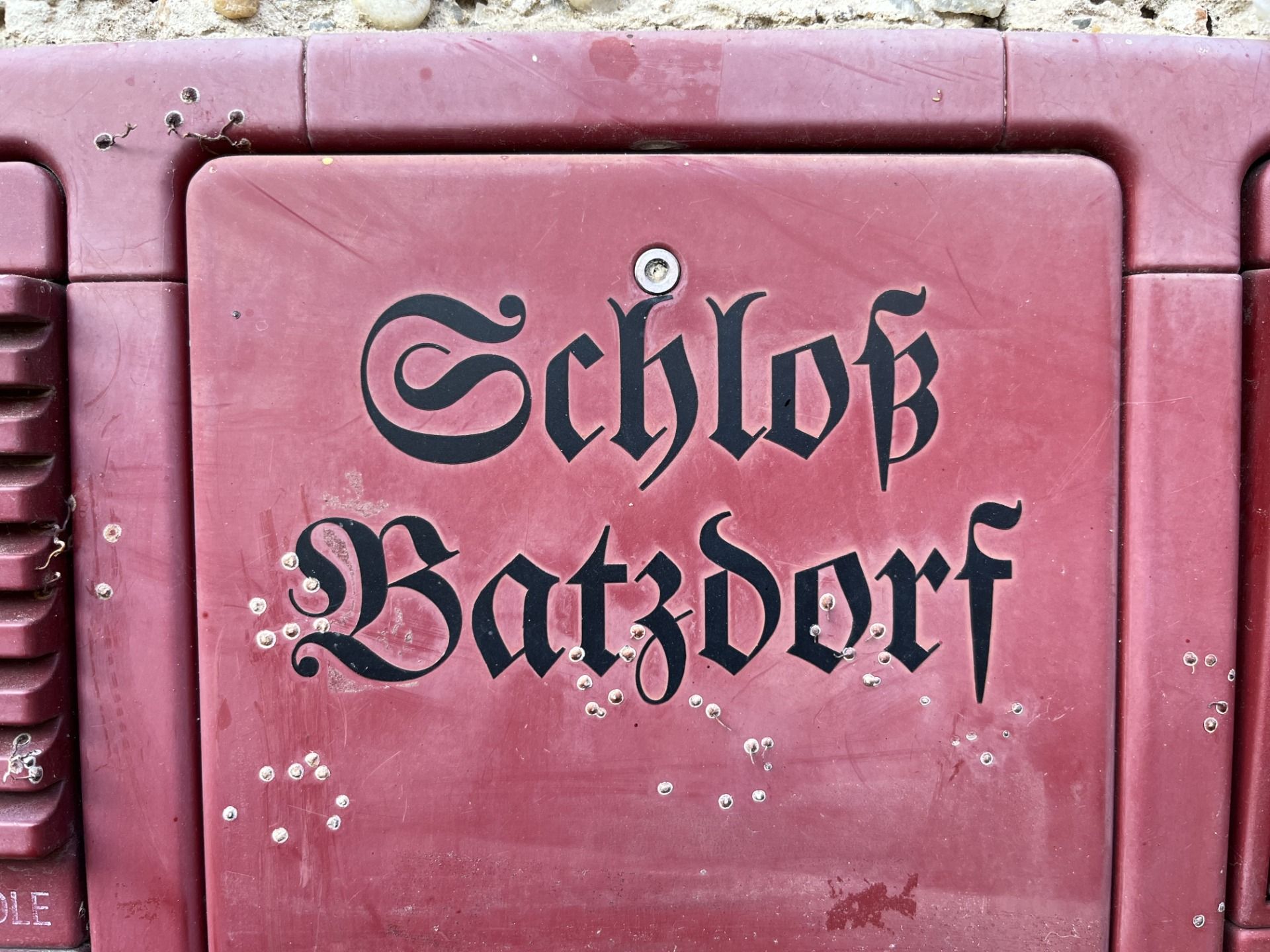 Exploring the Enchanting Schloss Batzdorf: A Tale of Restoration and Artistic Renaissance