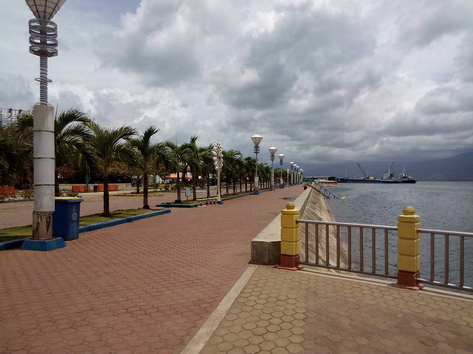 The beautiful Puerto Princesa City Baywalk Park