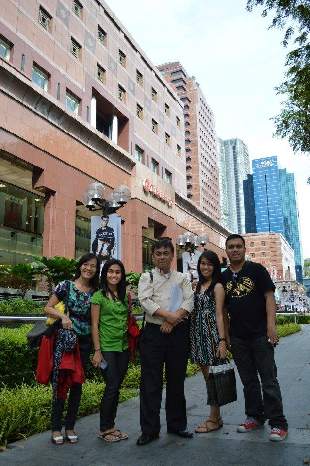 Beautiful family picture in Singapore