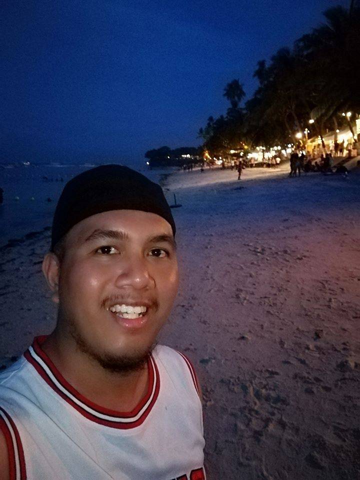 One of a kind night at the Alona Beach