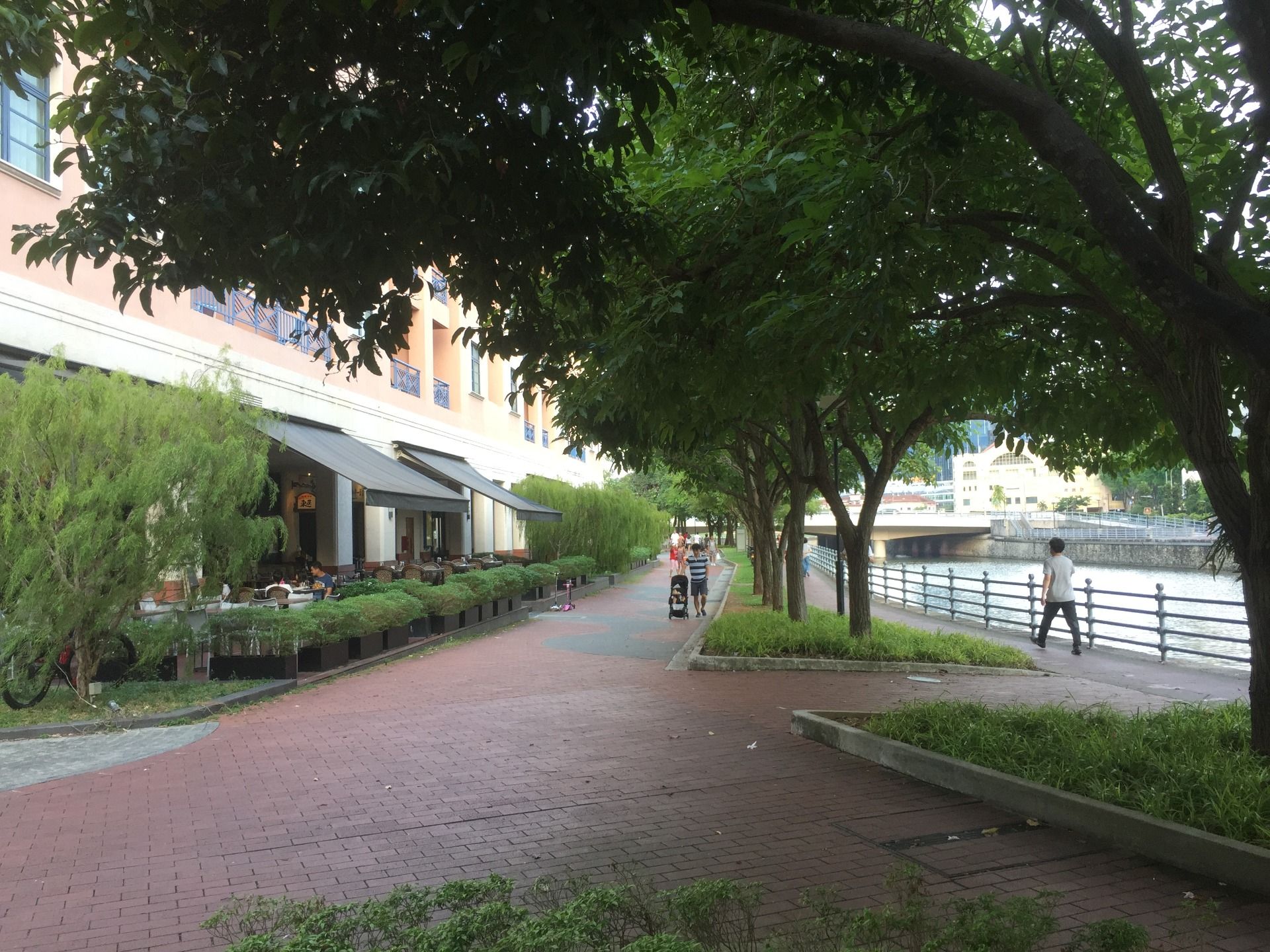 Look how beautiful Clarke Quay is!