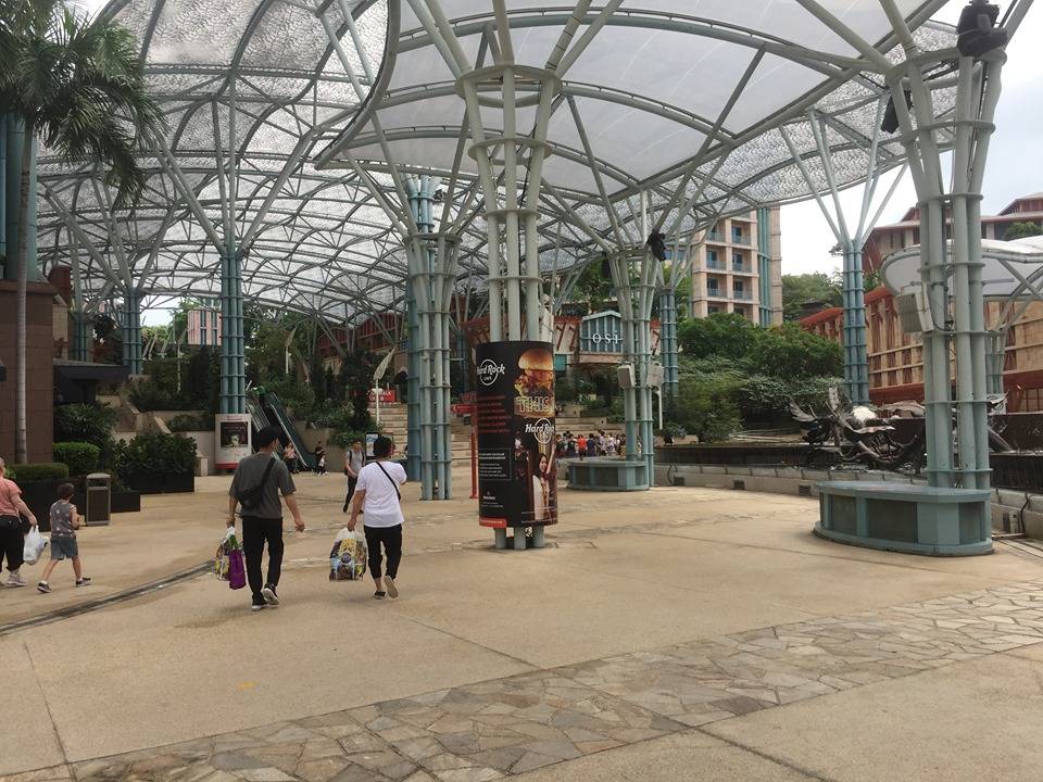 Exploring Resorts World Sentosa in solo mode!