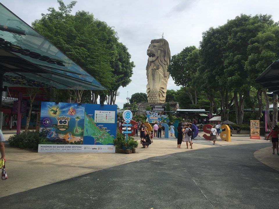 Entering the Merlion station!