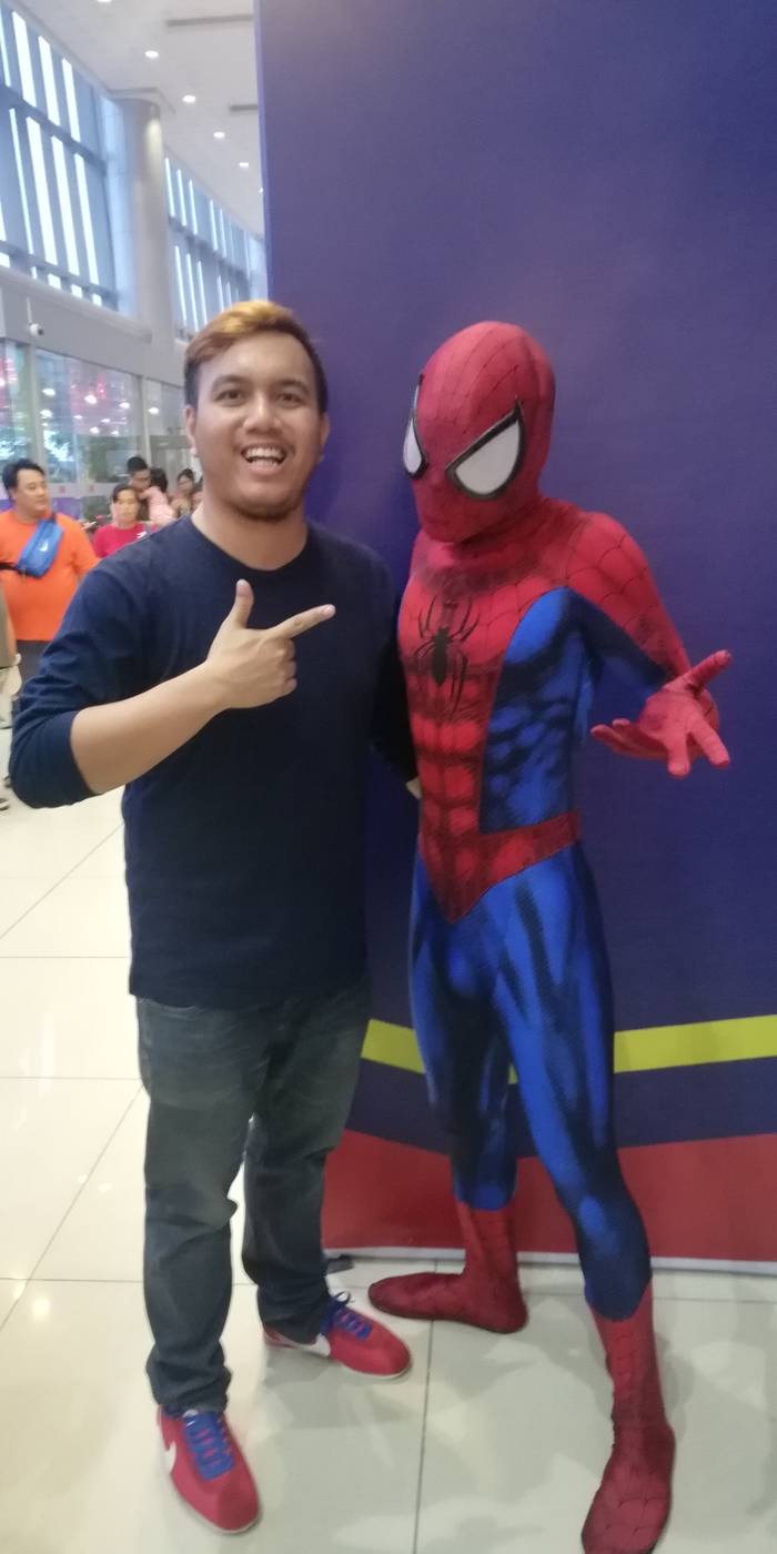 Pose with Spidey!