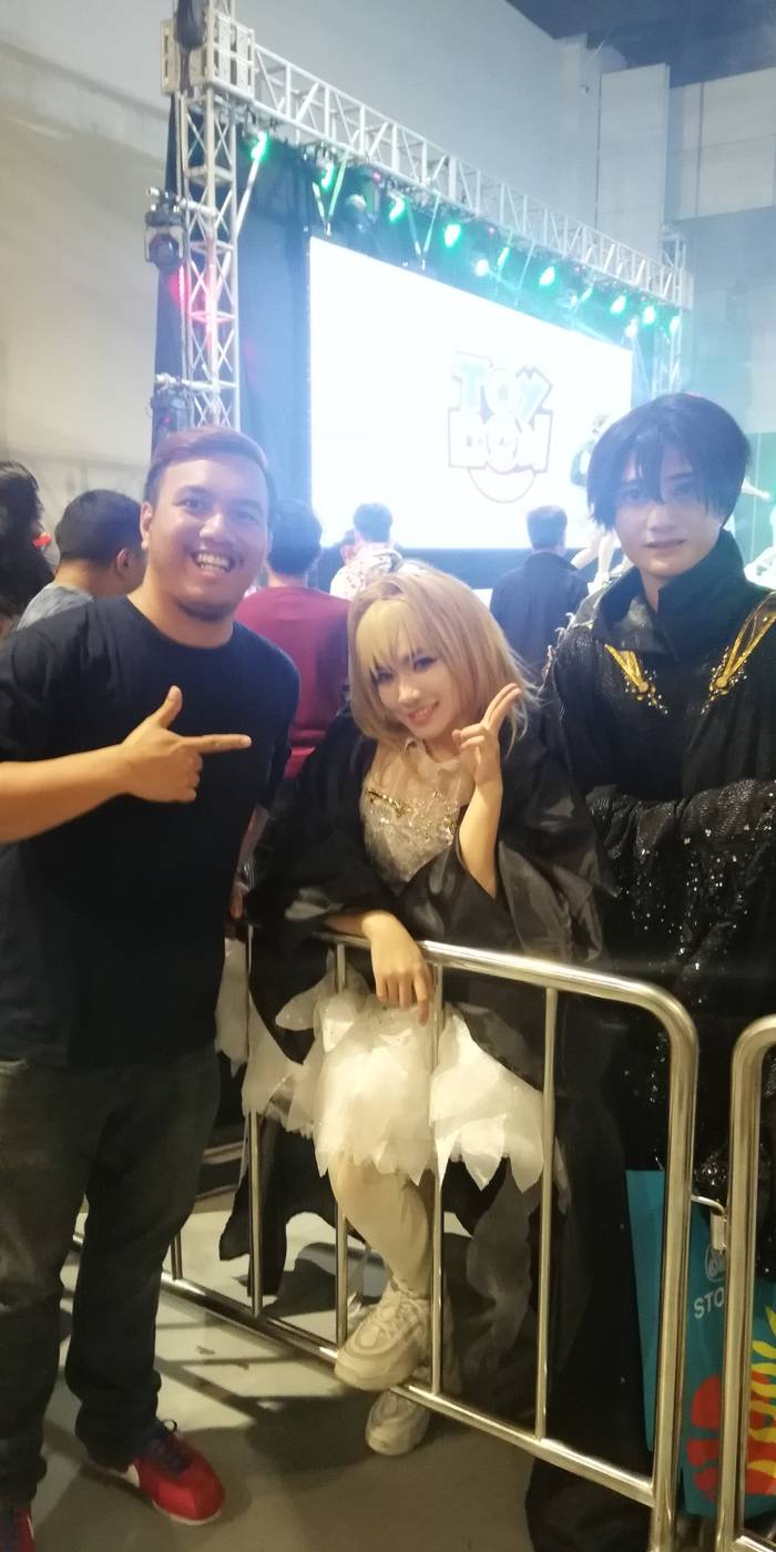 Nice to meet these cosplayers!