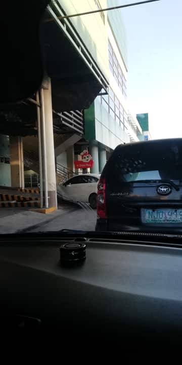 Lots of vehicles falling in line at the Jollibee Drive-Thru in Negros Cyber Center