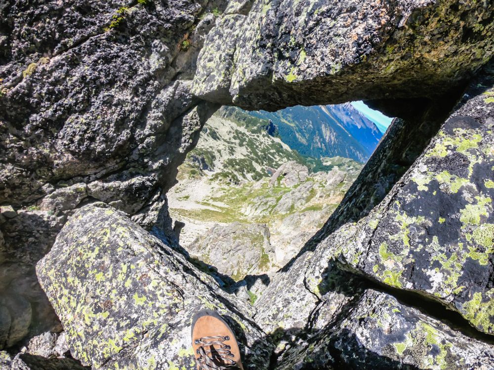 The view through the rock crevice.