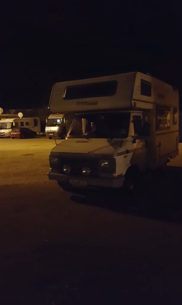 Kostenloser Parkplatz für Wohnmobile in der Stadt Oberney