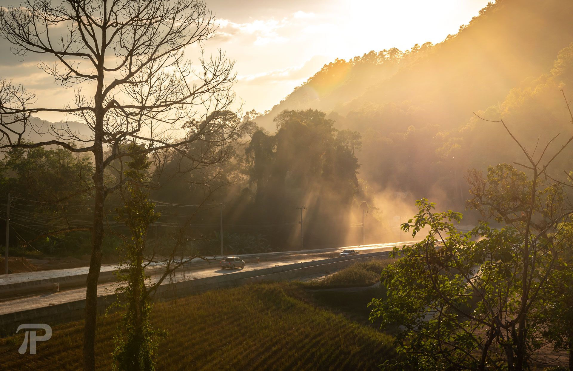 Highway outside the city. This post is in collaboration with @jpphotography, photos watermarked with JP are his masterpiece.