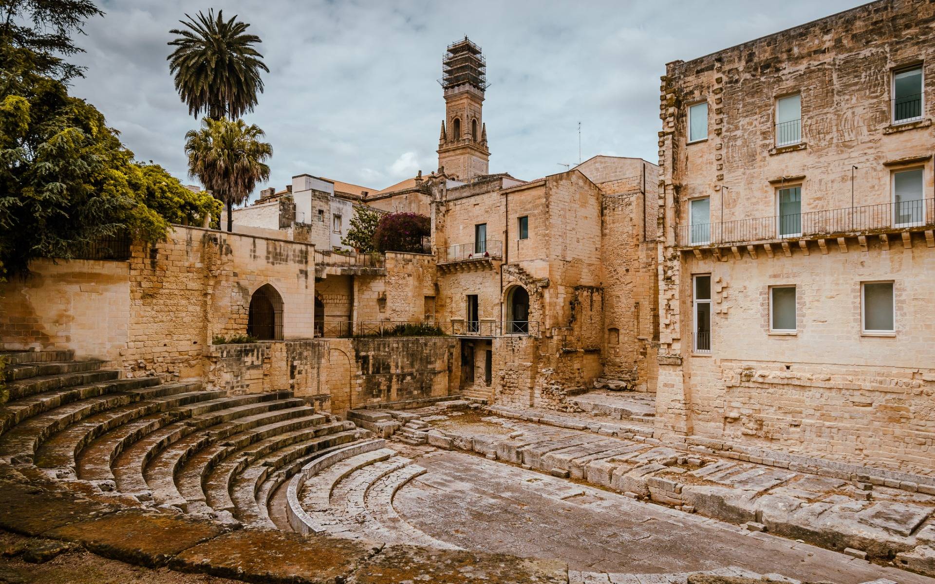 The ”hidden” Roman theater