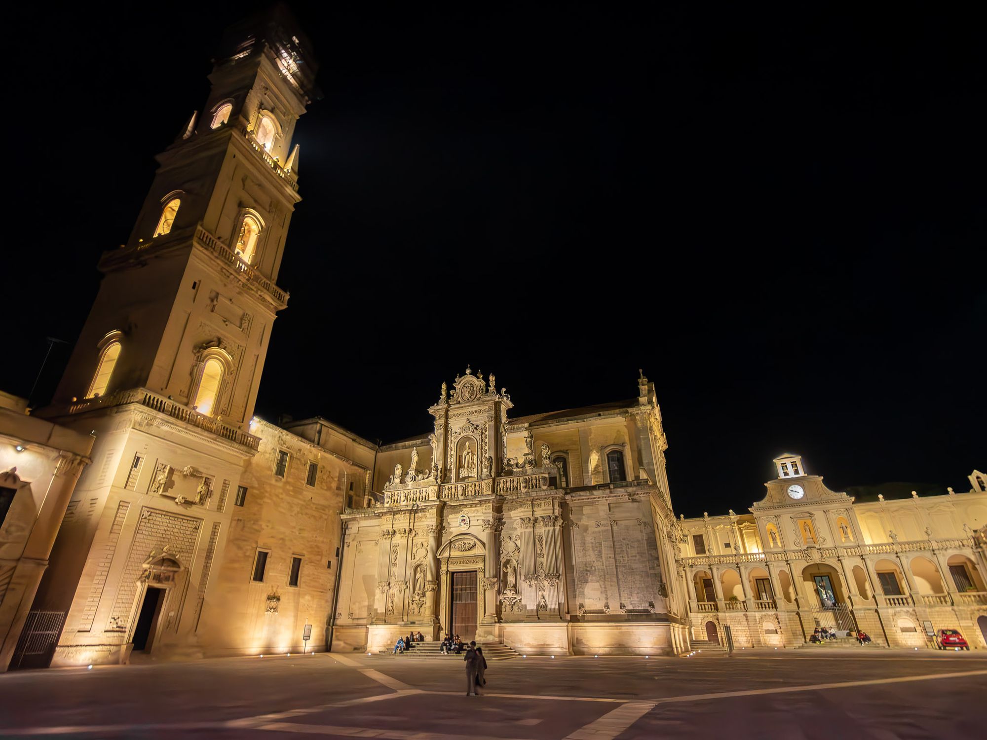 Don’t miss to walk around at night when the town is lit with mellow golden lights. You wouldn’t feel alone even at night as there are still a lot of young people hanging out at the Piazza del Duomo.