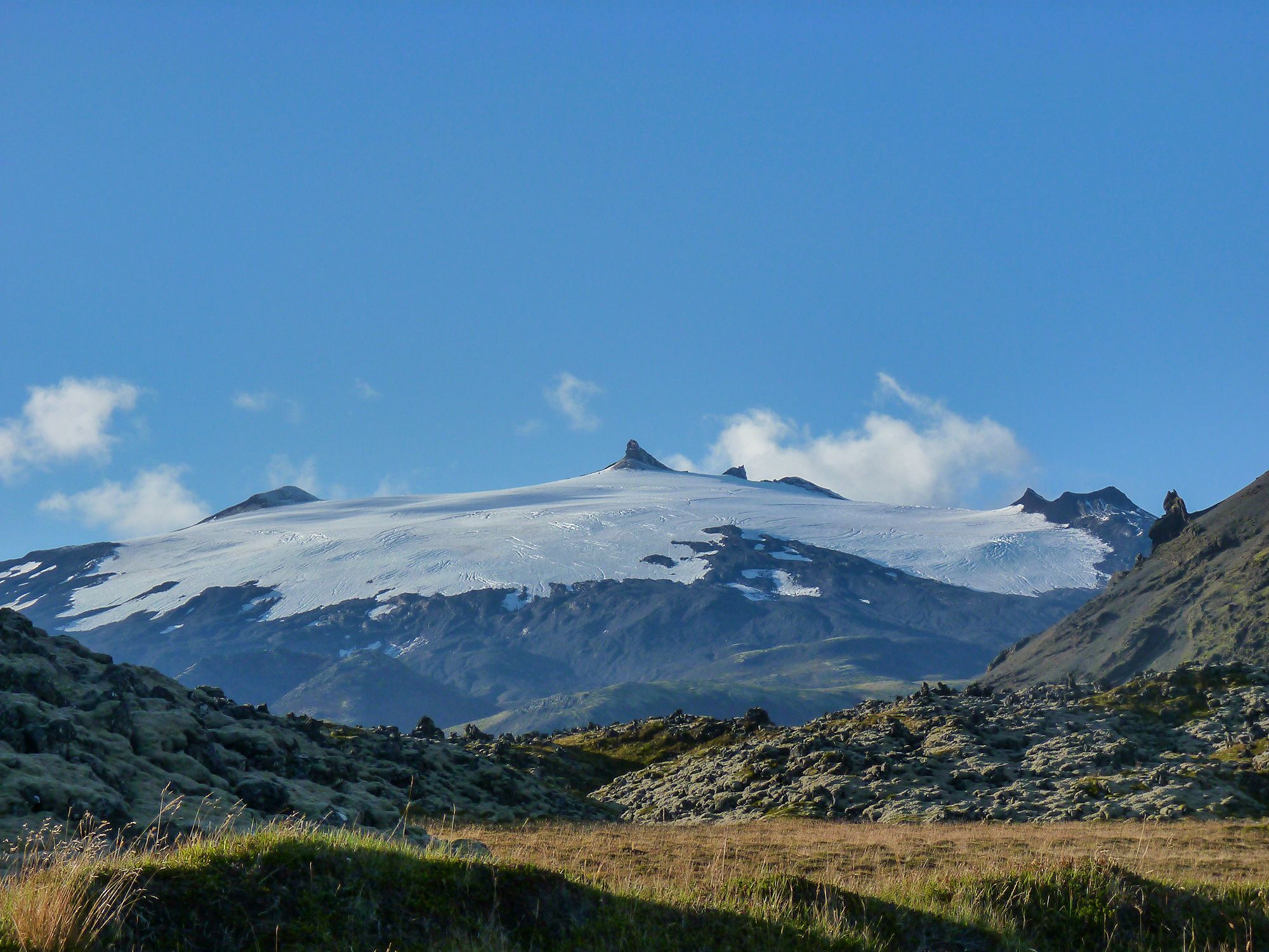 Snæfellsjökull - wulkan prowadzący do wnętrza ziemi.